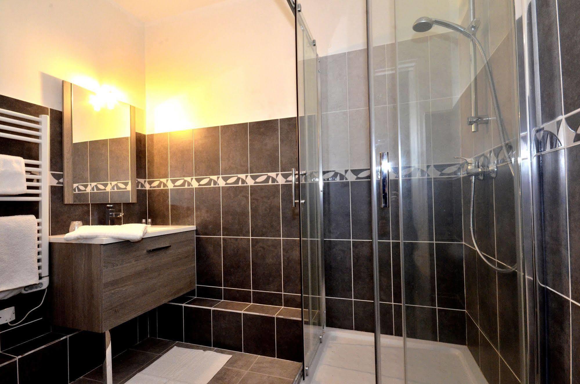 Hotel De La Villa Biron Saint-Ouen  Extérieur photo